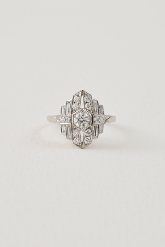 Plaque Art Deco Design Ring