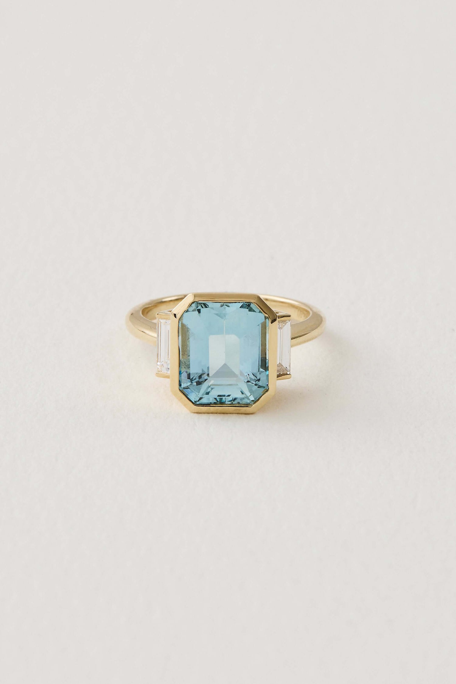 aquamarine 3ct diamond and 18ct yellow gold