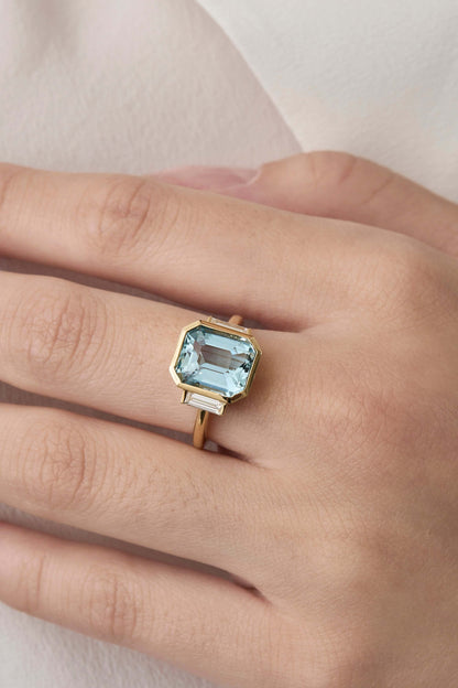 Aquamarine 3ct, Diamond, 18ct yellow gold