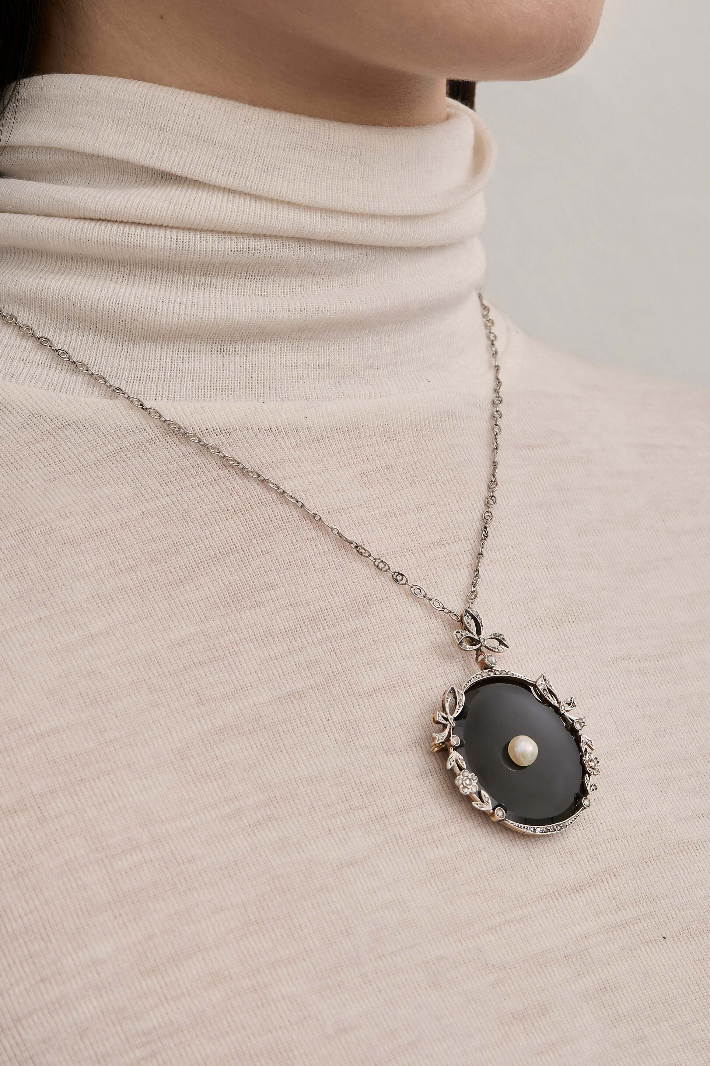 Antique and vintage Edwardian Pendant with Onyx Diamonds and Pearls 