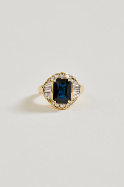 Fluted Sapphire Ring