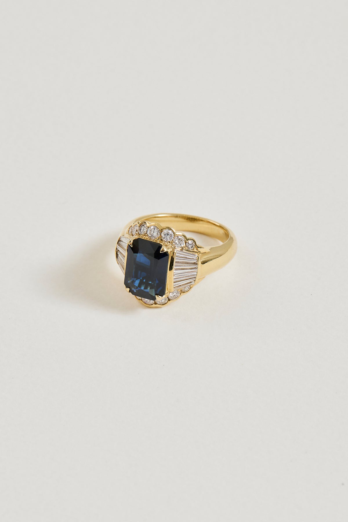 Fluted Sapphire Ring