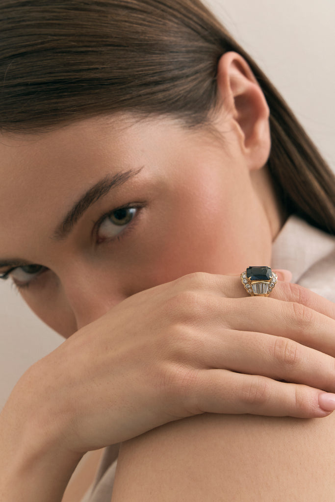 Fluted Sapphire Ring