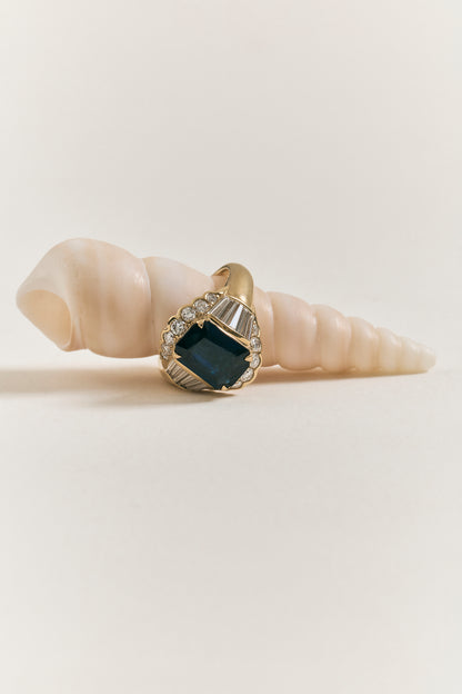 Fluted Sapphire Ring