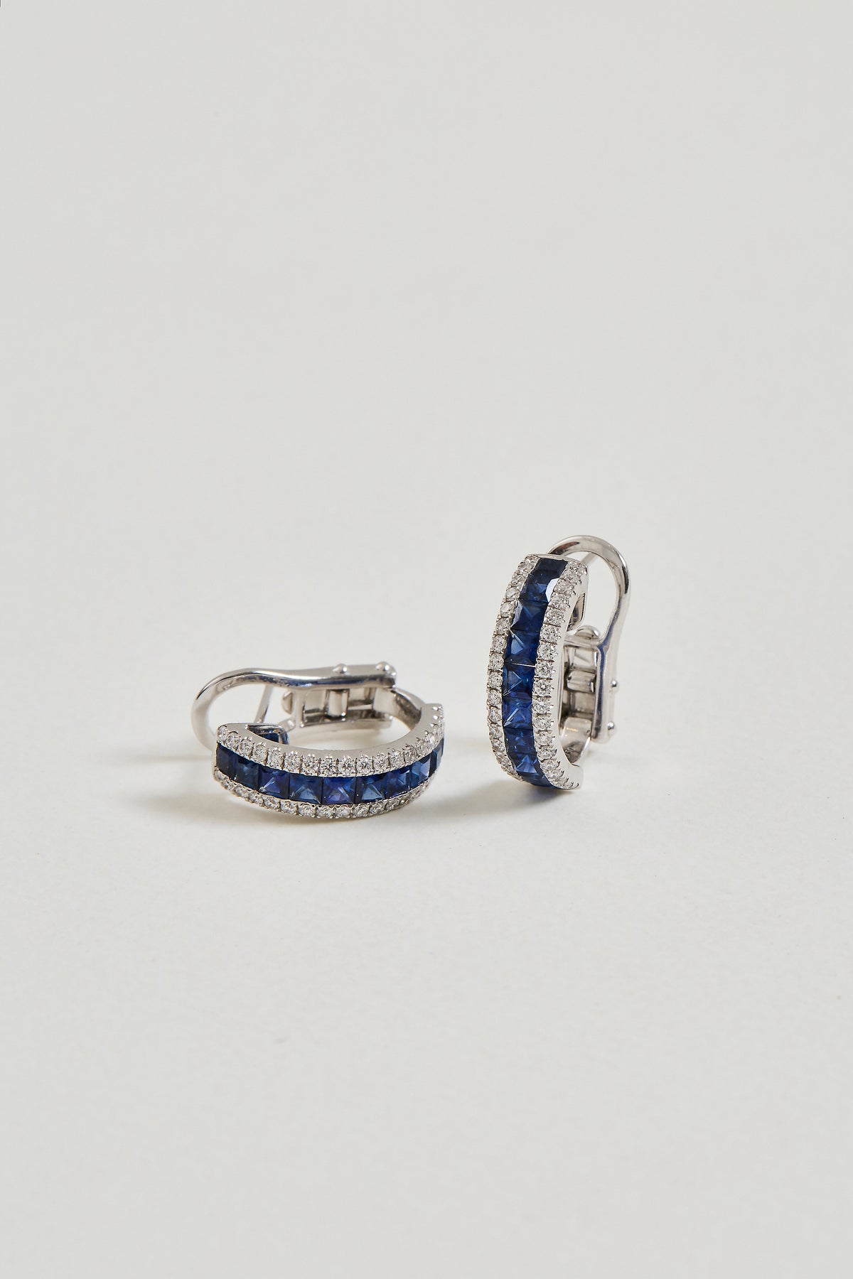 Midi Sapphire Huggies