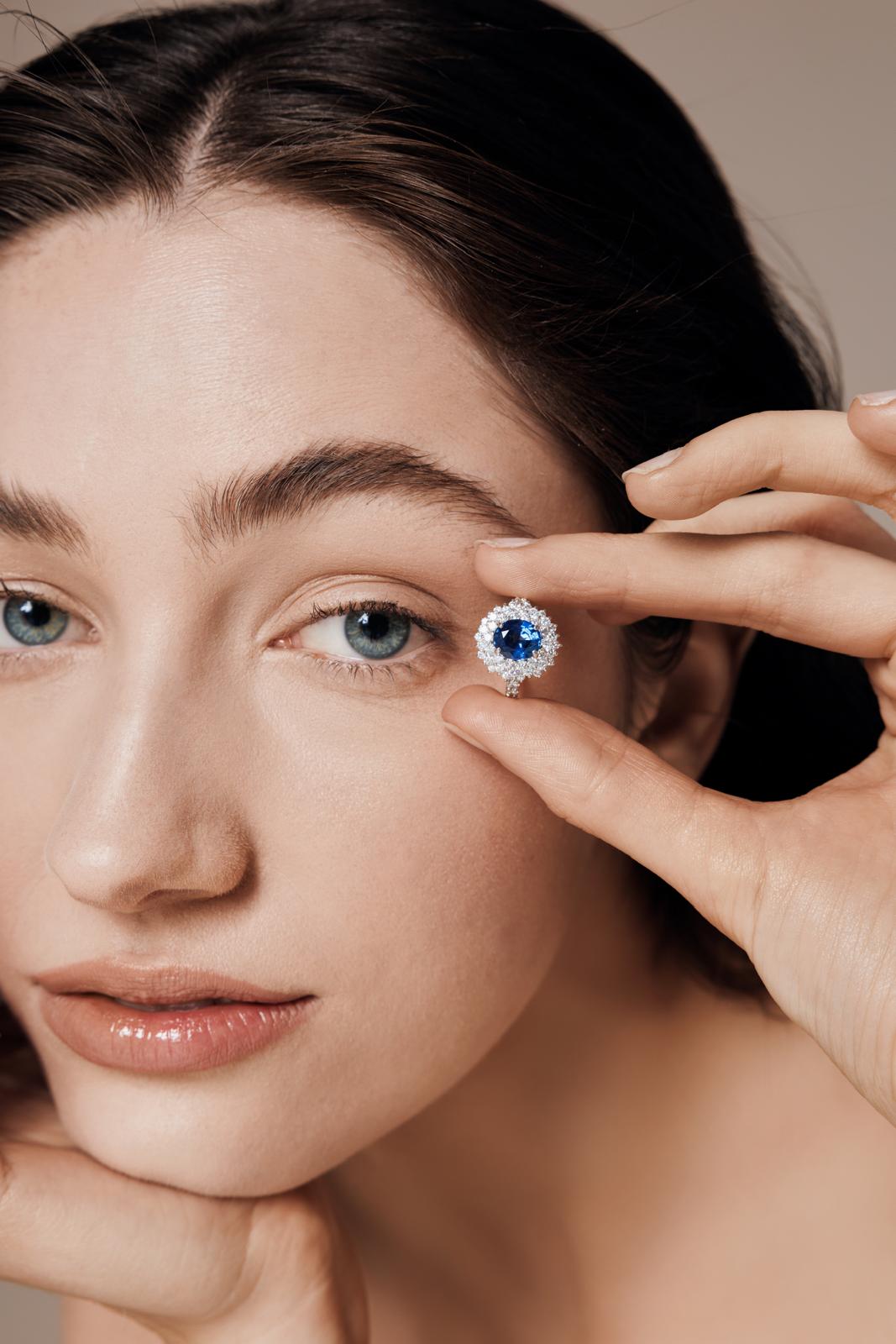 Cornflower Sapphire Cluster Ring