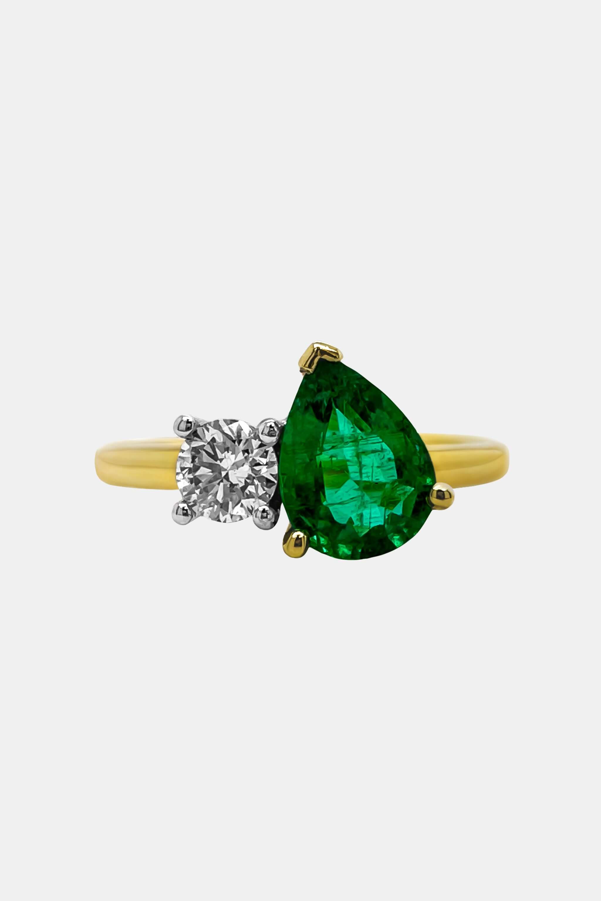 Emerald Toi et Moi Ring