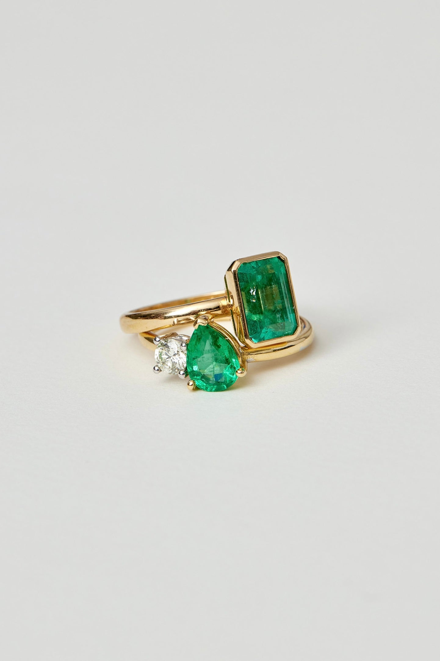 Emerald Toi et Moi Ring